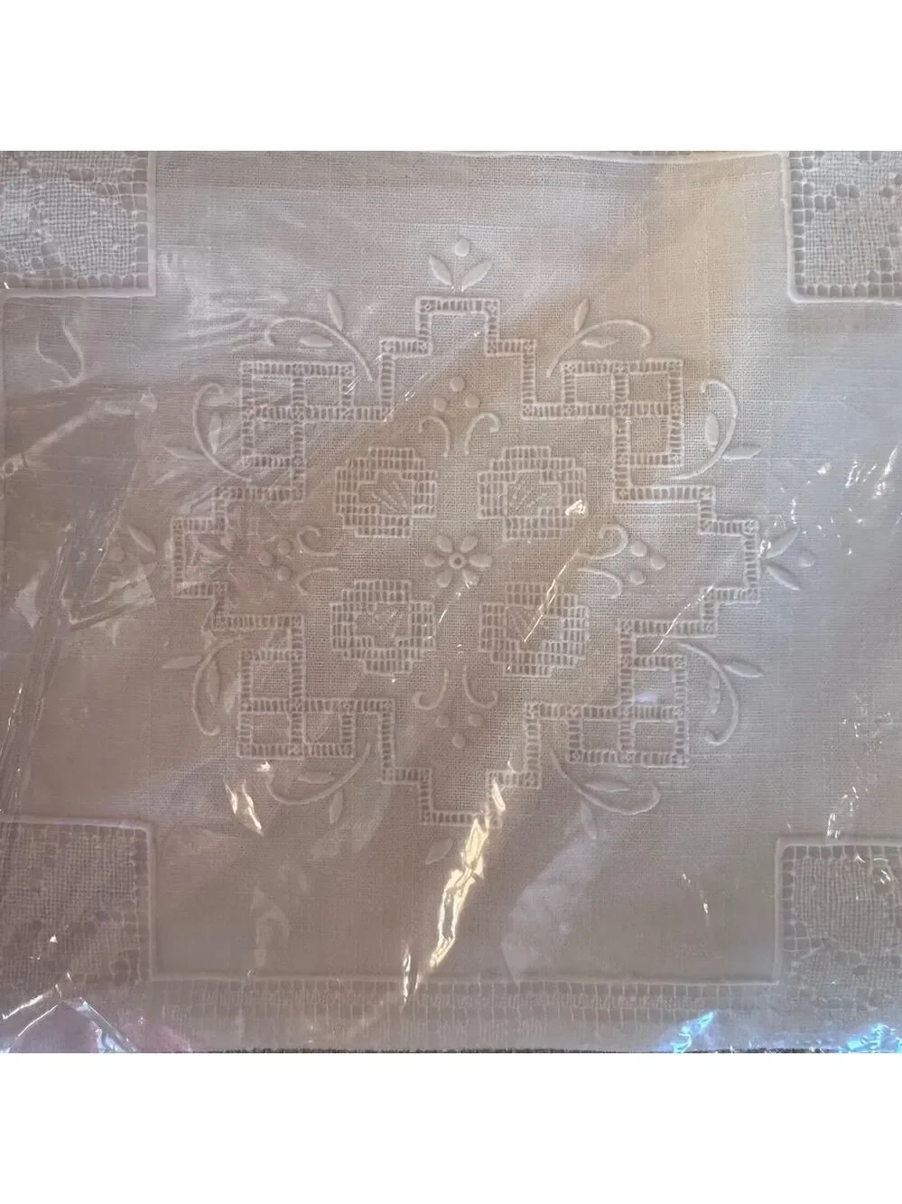 NOS Vintage Classique Caprice Virgin Vinyl Linelle Table Cloth 52X70 Made In USA
